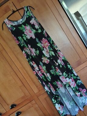 The Zigzag Stripe Sleeveless Black Hi Low Floral Maxi Dress Medium